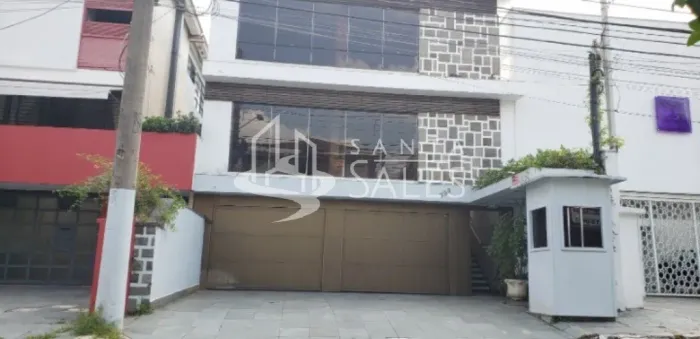Casa de Luxo para Locação na Aclimação, São Paulo-SP: 4 Quartos, 2 Banheiros, 4 Vagas de G