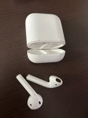 Estojo AirPods 2 Original (A2031) Perfeito Estado + Fones (Bateria Viciada)