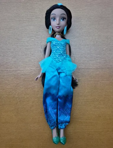 Boneca Disney Princesa Jasmine (Alladin) da linha Royal Shimmer - Hasbro 2016