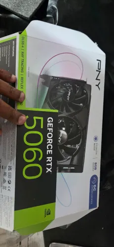 Vendo placa de video rtx 5060 8gb PNY