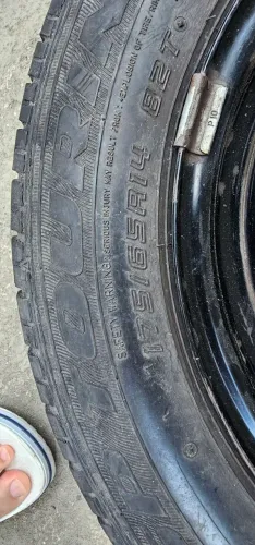 Pneus calotas e tapetes 