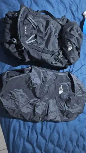Cargueira The North Face Terra 55L + Capa de Chuva TNF [NUNCA USADA]