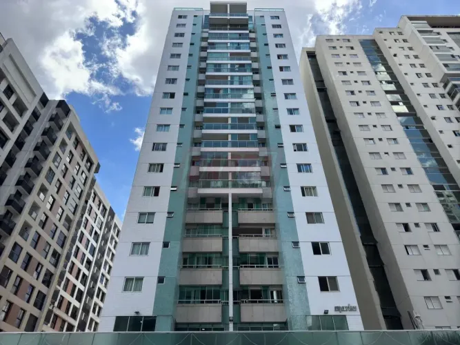 Rua 4 Norte | Amplo apartamento com vista livre e 3 vagas Águas Claras/DF