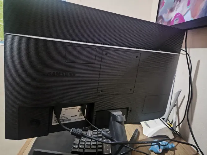 Monitor gamer Samsung T23 Full HD 1080p. Semi novo