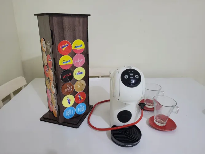 Cafeteira Dolce Gusto + porta capsulas