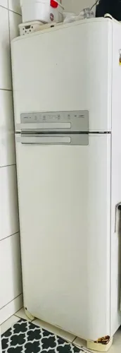 GELADEIRA ELECTROLUX DF50 USADA