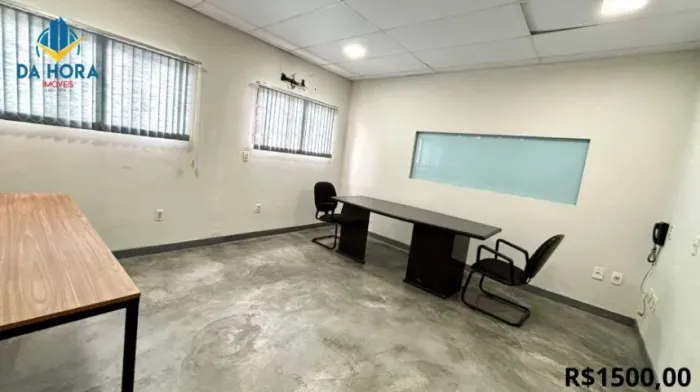 Sala Comercial na Av. Praia de Ponta Negra - Imperdível.