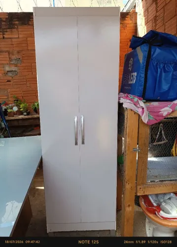 Guarda roupa duas portas