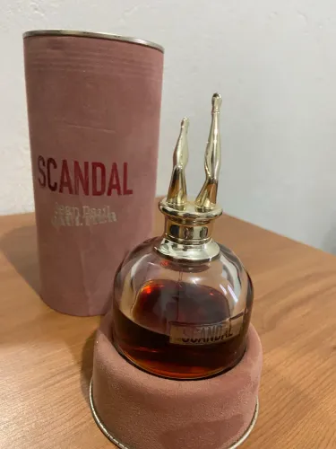 Perfume importado scandal 80ml 