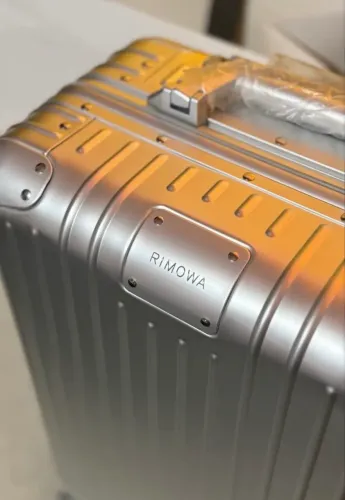 Mala Rimowa prata em alumínio nova