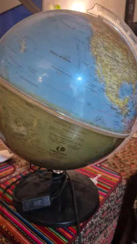 Luminária globo terrestre
