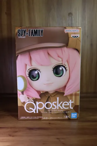 Action Figure QPosket Anya Forger versão detetive - Spy X Family