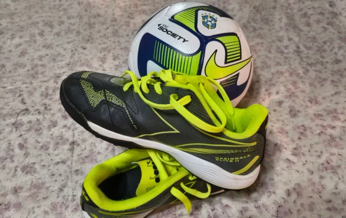 Chuteira diadora + bola society NIKE