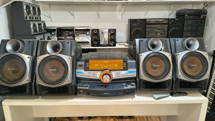 Sony Zux9, com controle 