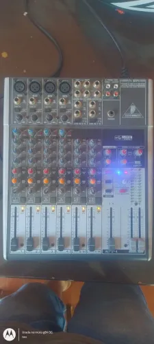 Mesa de Som Behringer Xenyx 1204USB