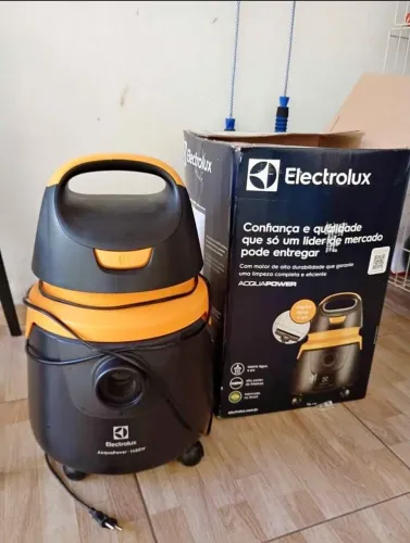Aspirador pó e água pra vender logo novo na garantia 