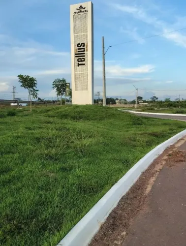 Vende um terreno medindo 10 x 35