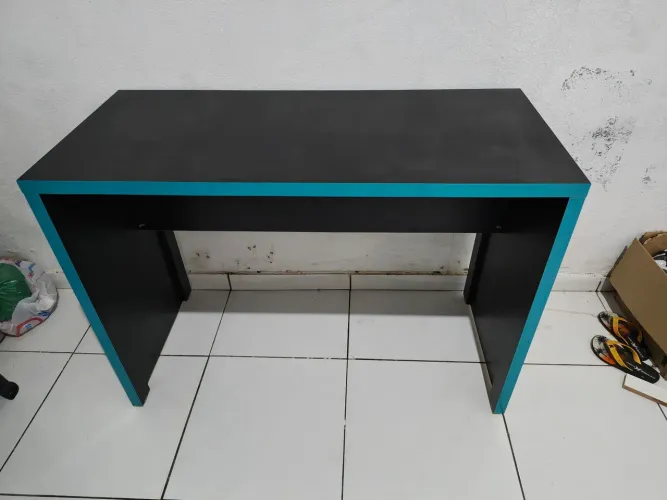VENDE-SE UMA ESCRIVANINHA 250