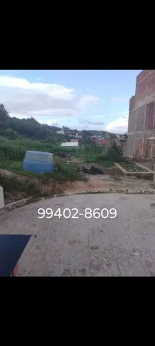 Vende-se Terreno em Jacarecica 8x20, ótima localização. 