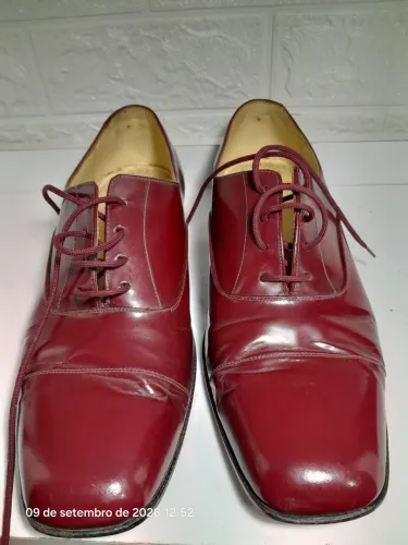 Sapato masculino couro vinho usado