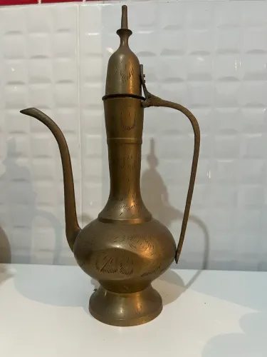 Bule indiano de bronze (26 cm)
