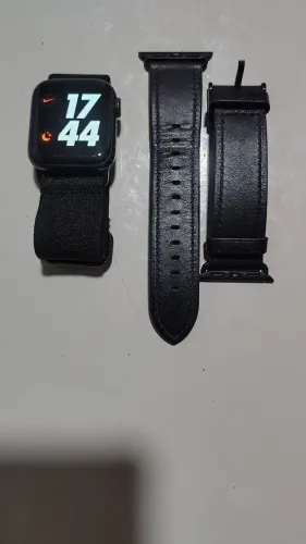 Vendo Apple Watch Series 4 Muito conservado