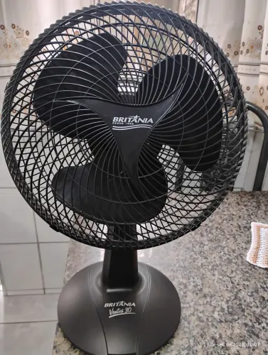Ventilador de mesa Britânia 127w