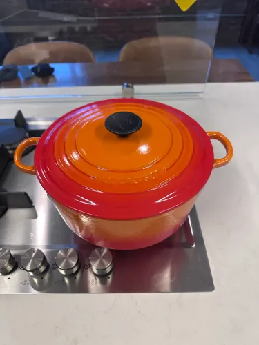 Panela de Ferro LE CREUSET Redonda Signature 26cm NOVA