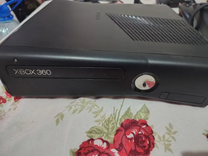 Xbox 360 Desbloqueado + 2 Controles + Jogos