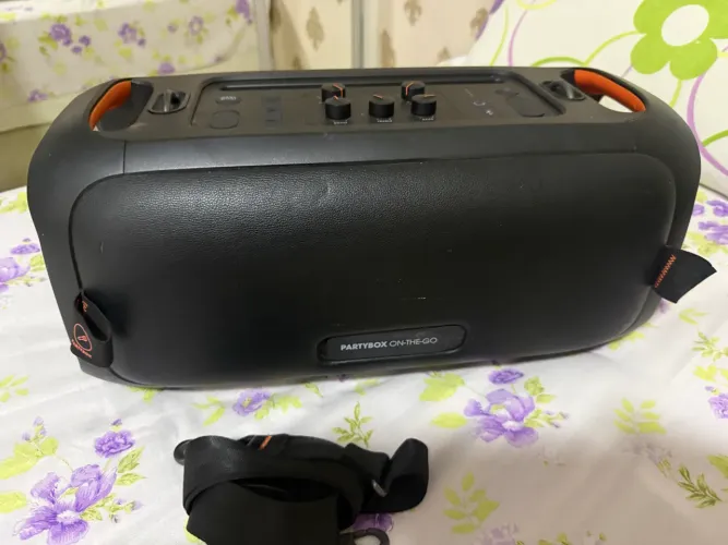 JBL PARTYBOX ON THE GO