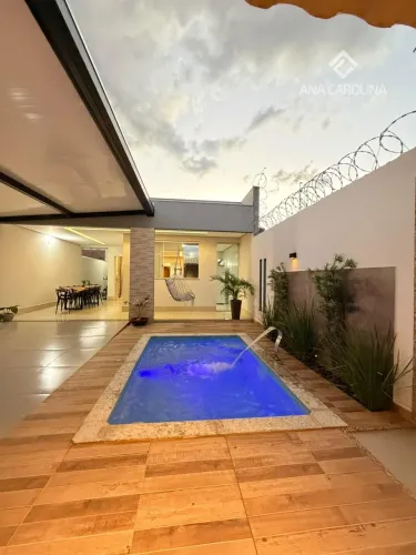 Magnífica Casa à Venda no Bairro Interlagos
