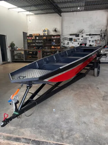 Barco Soldado padrão elevado com construção reforçada - A partir de 7.990,00