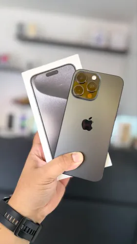 iPhone 15 pro Max de 256GB,completo todo original,bateria 79%