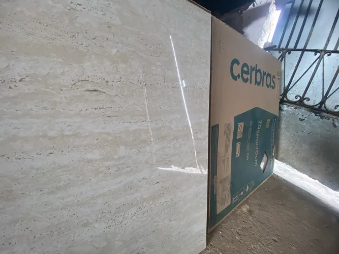 Porcelanato retificado 70x70