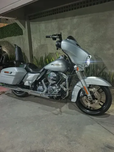 Street Glide Super nova