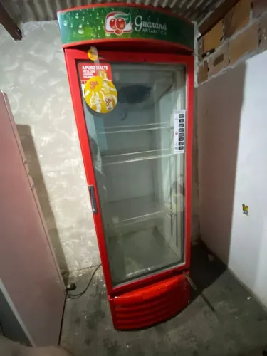 Expositor da coca cola em perfeito estado