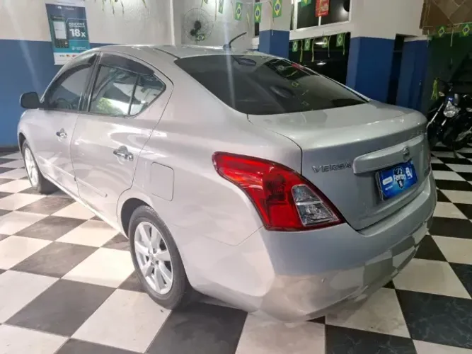 Nissan Versa SL 1.6 16V Flex Fuel 4P Mec. 2014