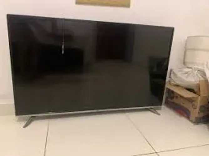 Smart Tv Led Philco 50" Roku (Para conserto ou retirada de peças)