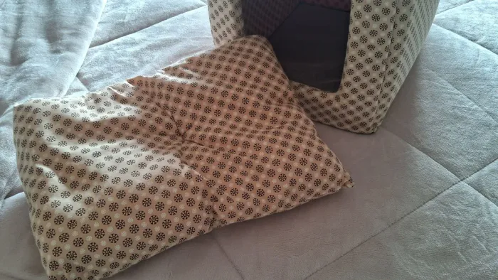 Casinha/Caminha para Cachorro de Pequeno Porte ou Gato - Excelente Estado