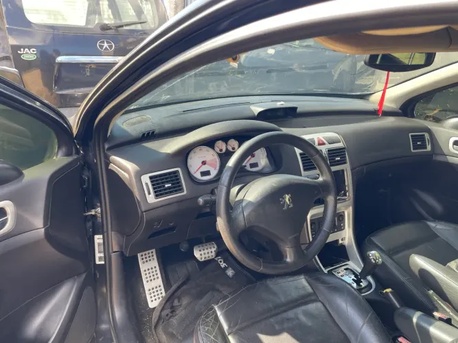 Sucata Peugeot 307 2.0 automático 2010 para retirada de peças