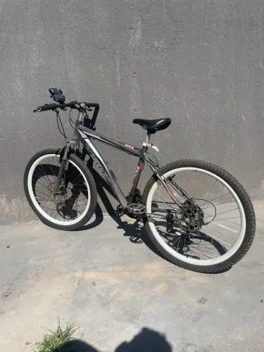 Bicicleta TSW Cross Country Aro 26 - Freio a Disco e Suporte de Celular