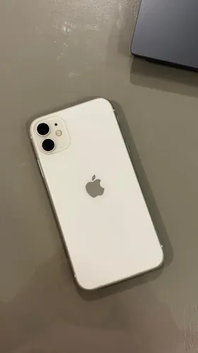 iPhone 11 64GB Branco