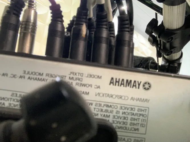BATERIA ELETRÔNICA YAMAHA DTXPLORER COMPLETA - EXCELENTE ESTADO