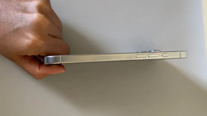 iPhone 16 Pro Max 256 GB, branco, bateria 94%