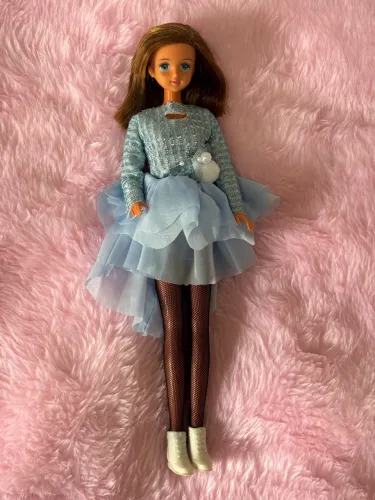 Boneca Takara cabelo cortado