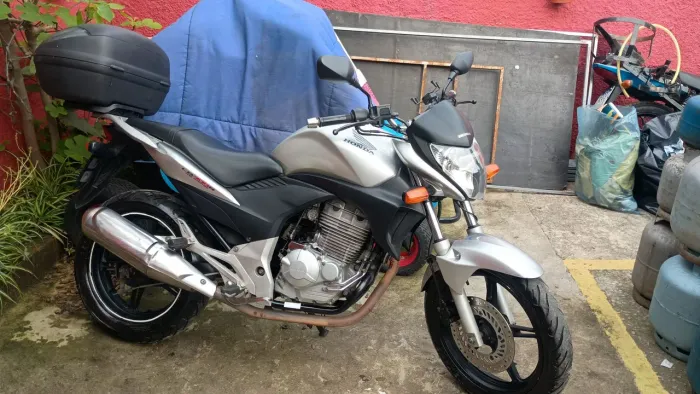 CB 300 73km tudo ok