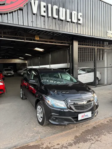 Chevrolet Onix Hatch LT 1.4 8V Flex Power Mec. 4P 2014