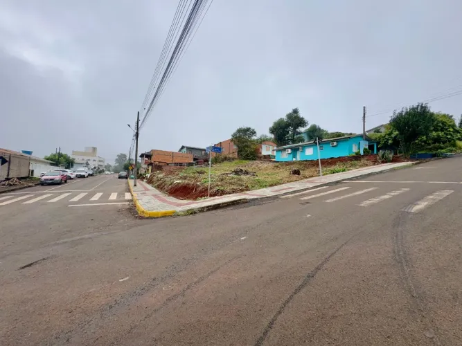 Terreno de esquina no Bairro Esplanada