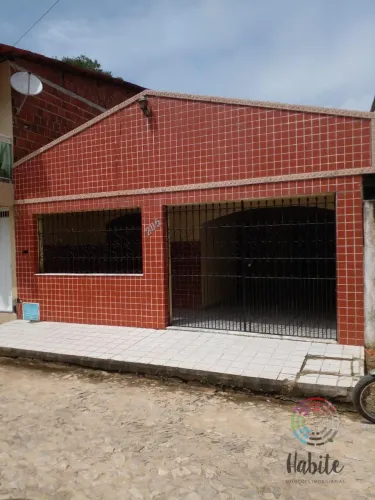 Casa à venda no bairro Centro - Pacoti/CE