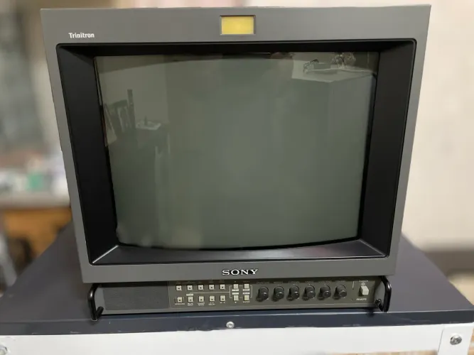 Monitor Sony PVM 1351Q